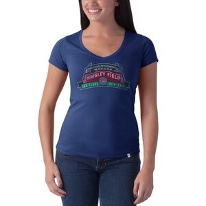 '47 Brand Women's Chicago Cubs Wrigley Field V-Neck Shirt - S